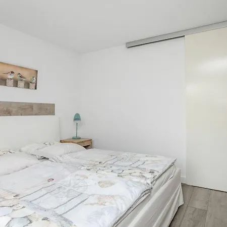 Mooy Aan Zee Modern Retreat
